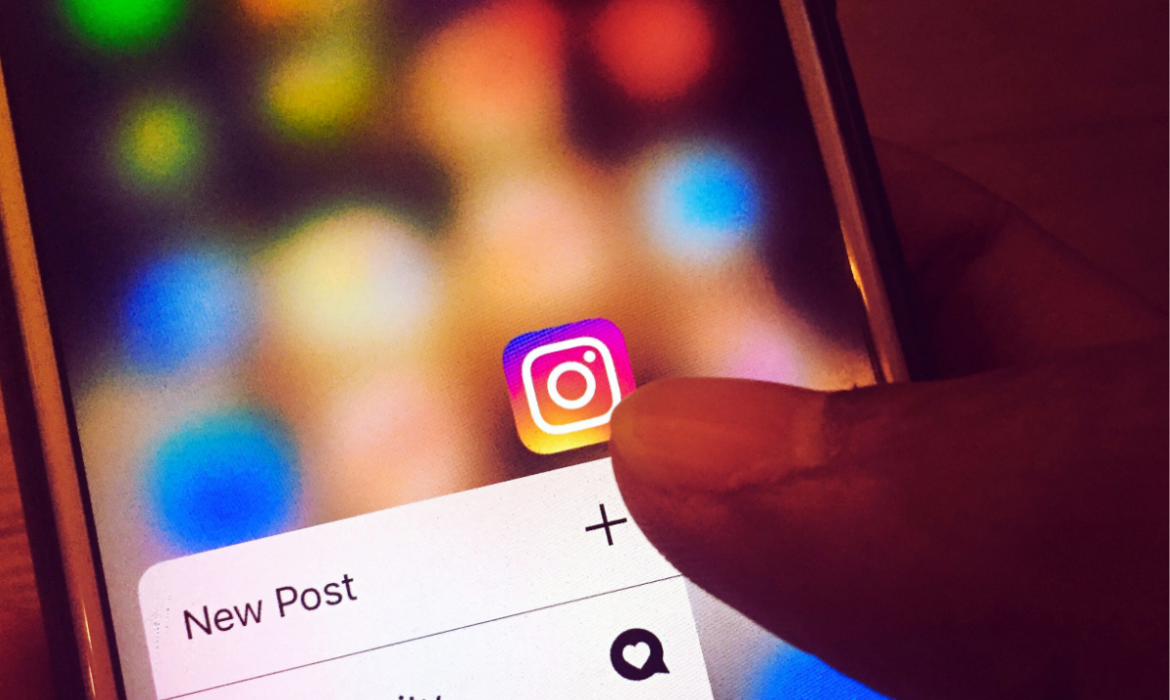 How to Use Instagram Stories for Holiday Promotions